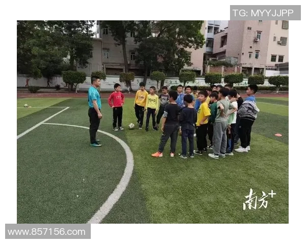 小学足球明星评选活动启动让孩子们在绿茵场上绽放光彩