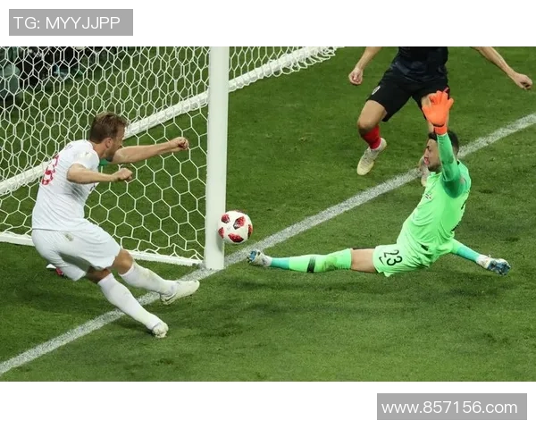 足球明星亲授球门训练技巧视频助你提升射门精准度与技巧